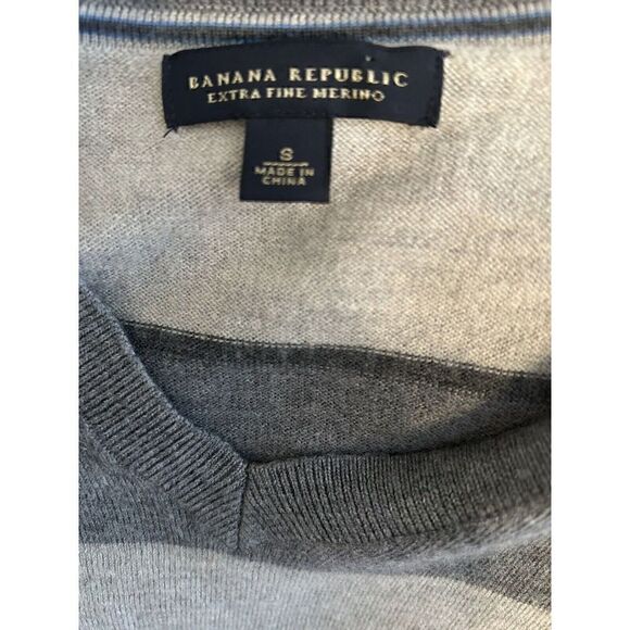 Banana Republic Extra Fine Merino Wool V Neck Sweater Women Men Sz Small - Picture 4 of 4